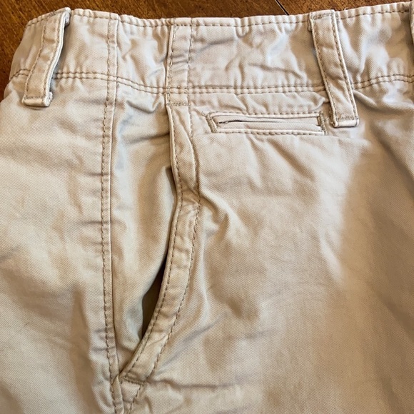 American Eagle Prep Khaki Shorts - Picture 4 of 4